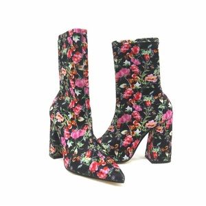 Steve Madden Lombard Boot in Floral